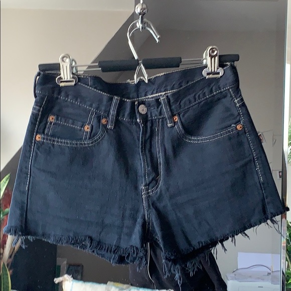 Levi’s Vintage Black Cut-Off Shorts - Picture 1 of 3